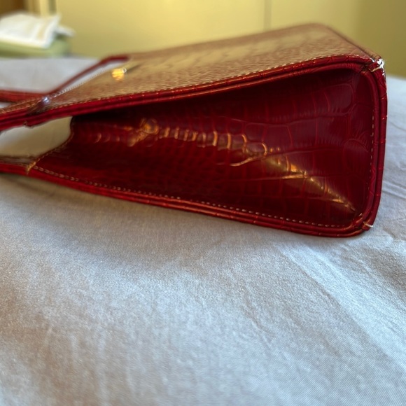 Liz Claiborne Red Faux Alligator Shoulder Bag • LIKE NEW - Picture 4 of 13